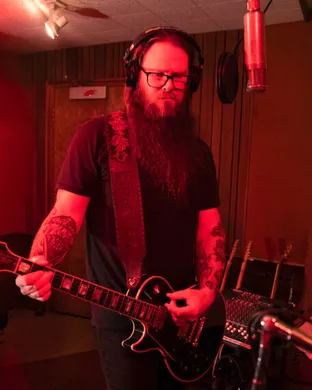 Live concert by Whitey Morgan and the 78s